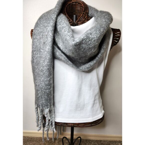 Heavy Winter Wrap Fringe Scarf Gray Fuzzy Cozy A New Day 88" Long Chunky Boho - Picture 2 of 9